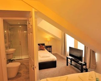 Gail's Guest House - Barry - Habitación