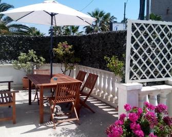 Belvedere4Colonne B&B Rooms and Suite fronte mare - Santa Maria al Bagno - Patio