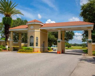 Claus' Southen Dunes Vacation Home - Haines City - Edificio