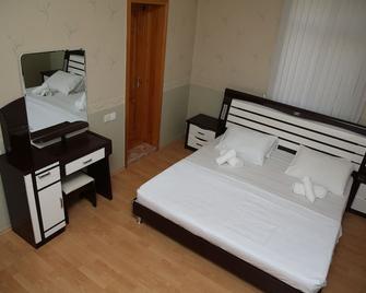 Ciao Baku Hostel & Hotel (Private (ensuite) Room) - Baku - Bedroom