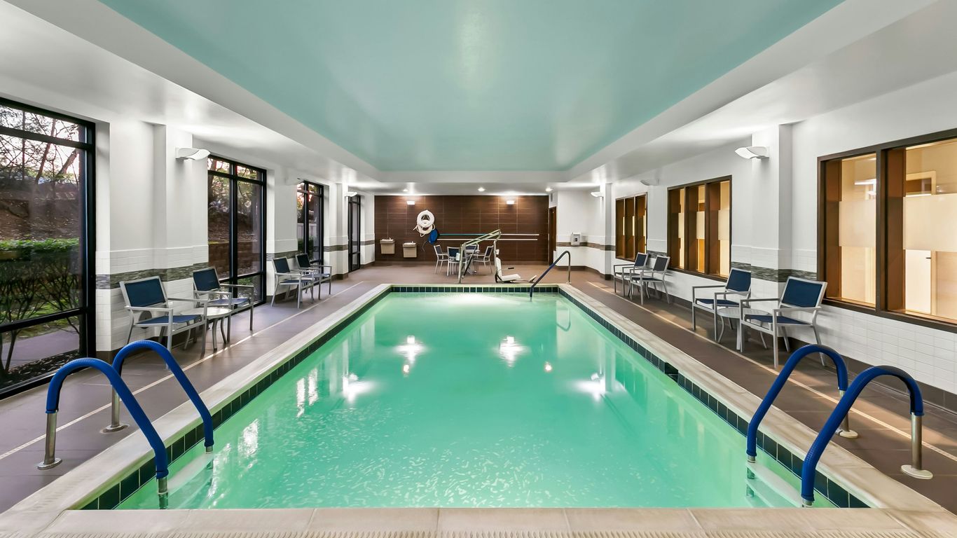 هامبتون إن آند سويتس بالتيمور/وودلون