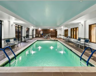 Hampton Inn & Suites Baltimore/Woodlawn - Windsor Mill - Piscina