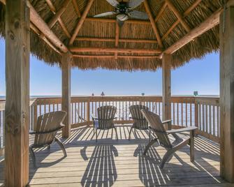 Gorgeous oceanfront retreat with marina, pool, & ocean views - Tavernier - Balcón