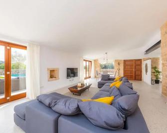Finca Can Caragol De Dalt - Capdepera - Obývací pokoj