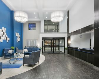 Holiday Inn Express & Suites Houston North - IAH Area By IHG - Houston - Lobby