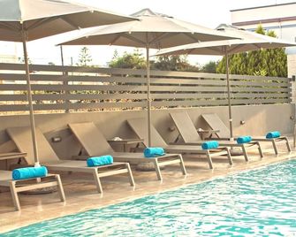 Waterlily Hotel Apartments - Kalathas - Басейн