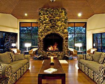 Escarpment Retreat & Day Spa for Couples - Mount Tamborine - Lobby