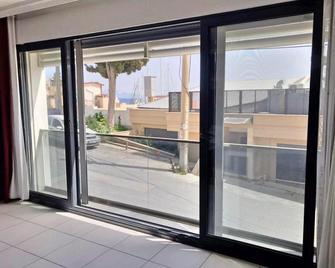 Dalian Elite Aparts - Cesme - Balcony