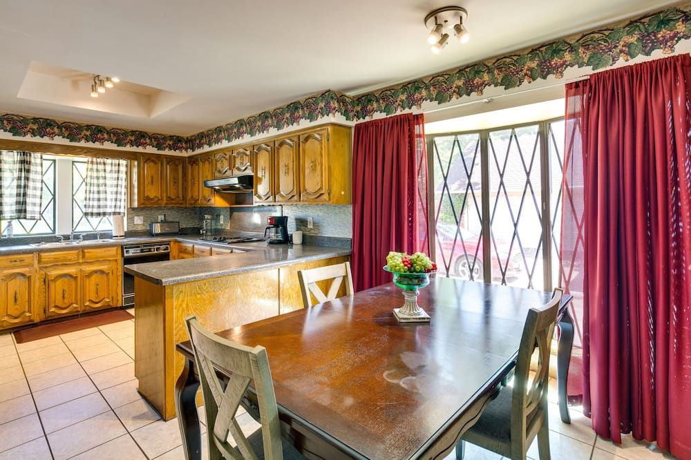 Charming Texas Escape, Near Cedar Hill State Park! - Duncanville - Kitchen