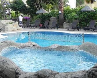 Sun Blue Apart Hotel - İçmeler - Alberca