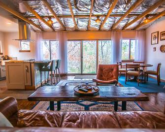 Alta Peak Penzion - Three Rivers - Living room