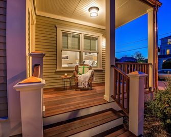 The Newport Lofts - 611 Thames Street - Newport - Balcony