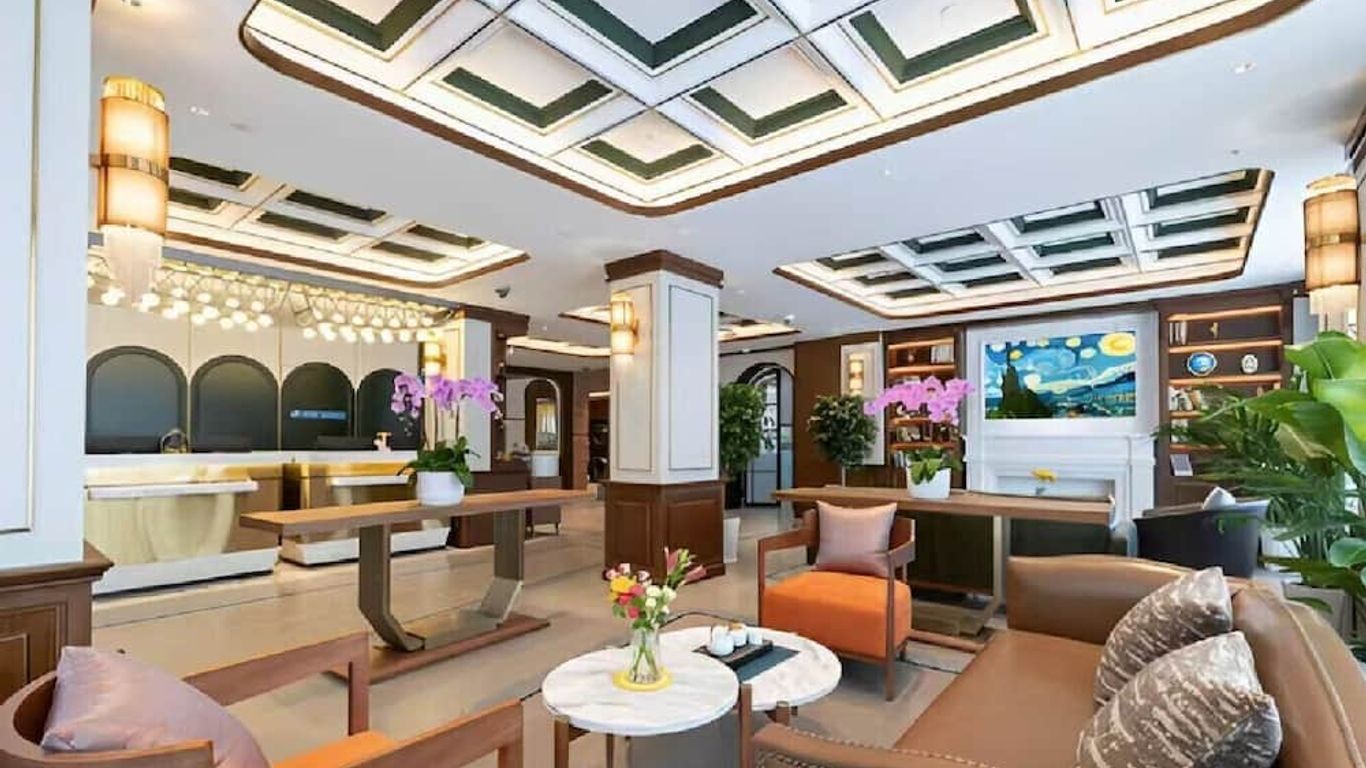 نوستالجيا إس هوتل شانغهاي رايلواي ستيشن آند سوتشو كريك)