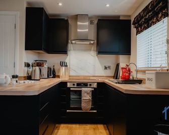 Shambles Retreat - Nr Bath king or twin beds free parking x2 - Bradford-on-Avon - Kitchen