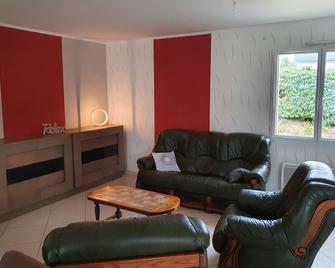 Large house less than 10 mins walk from Kersidan and Don beaches - Trégunc - Sala de estar