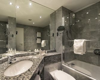 Radisson Blu Hotel, Halle-Merseburg - Merseburg - Ванна кімната