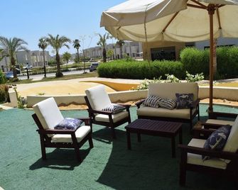 Whispering Waters Two Bedroom with a Garden Azha - Ain Sokhna - Patio