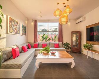 PinkPrivate Balangan - for Cool Adults Only - South Kuta - Phòng khách