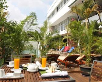 Men's Resort & Spa (Gay Hotel) - Ciudad de Siem Riep - Patio