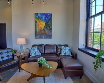 Ultramodern 2BR Corner Loft w/Designer Features - St. Louis - Living room