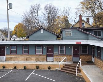 Economy Inn Cadillac MI by Hotel O - Cadillac - Building