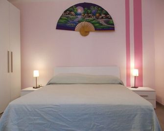 Simone and Simona relaxing apartments on Lake Garda - Peschiera del Garda - Schlafzimmer