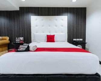RedDoorz Plus @ V. Mapa Extension Santa Mesa - מנילה - חדר שינה
