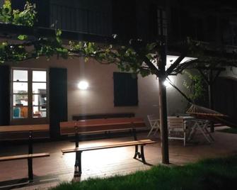 America Nei Boschi B&b - Bra - Patio