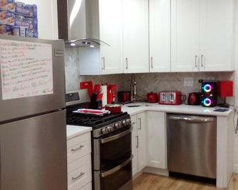 Charming house in Brooklyn with WiFi, AC for up to three people in living room - Brooklyn - Cocina