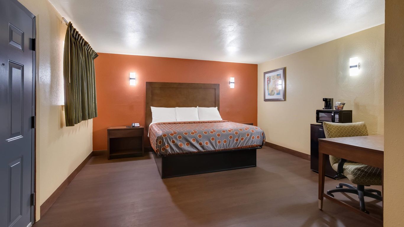 Rodeway Inn & Suites New Orleans East