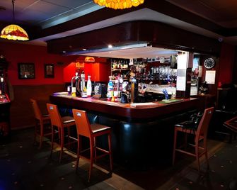Claredon Hotel - אובן - בר