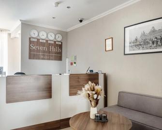 Seven Hills Trubnaya Hotel - Moscow - Front desk