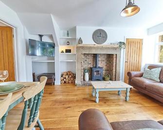 Host & Stay - Waterleap Cottage - Prudhoe - Living room