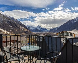 Melodia Kazbegi - Stepantsminda - Balkon