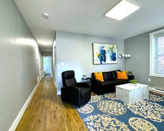 Cozy unit King bed & laundry - Wilmington - Sala de estar