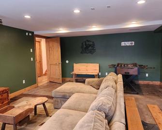 Stunning 4br Oceanfront on South Prom - Seaside - Salon