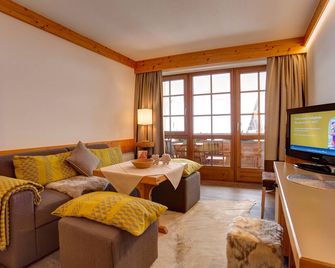 Hotel am Dorfplatz - זנקט אנטון אם ארלברג - סלון