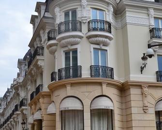 Newly Renovated Chic & Glamor Large Studio - Monaco - Building