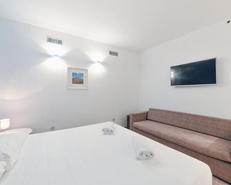 Hotel Baia Delle Sirene - Taormina - Bedroom