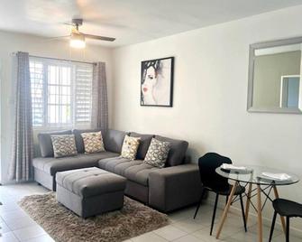 Cozy Central 1-Bed Apartment in Kingston - Kingston - Pokój dzienny