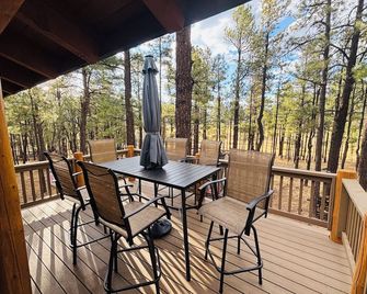 Come Get Cozy in The Coues Cabin - Alpine - Balcony