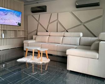 Benjamín I - Jujuy - Salon