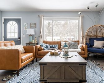 Chic~aquacottage/Walk2beach/Fencedyard/Gamerm - Holland - Living room
