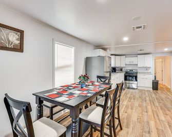 Charming El Dorado Retreat Near Main Street! - El Dorado - Eetruimte
