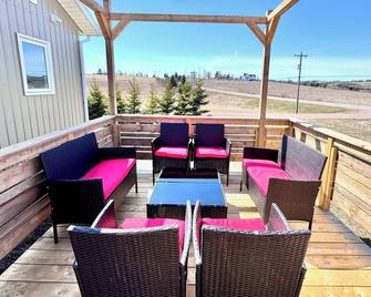 Niseko Riverside By Zen Life 4Bedrooms Greenie Cottage and 3bedrooms Cowie Cottage - New Glasgow - Balcony