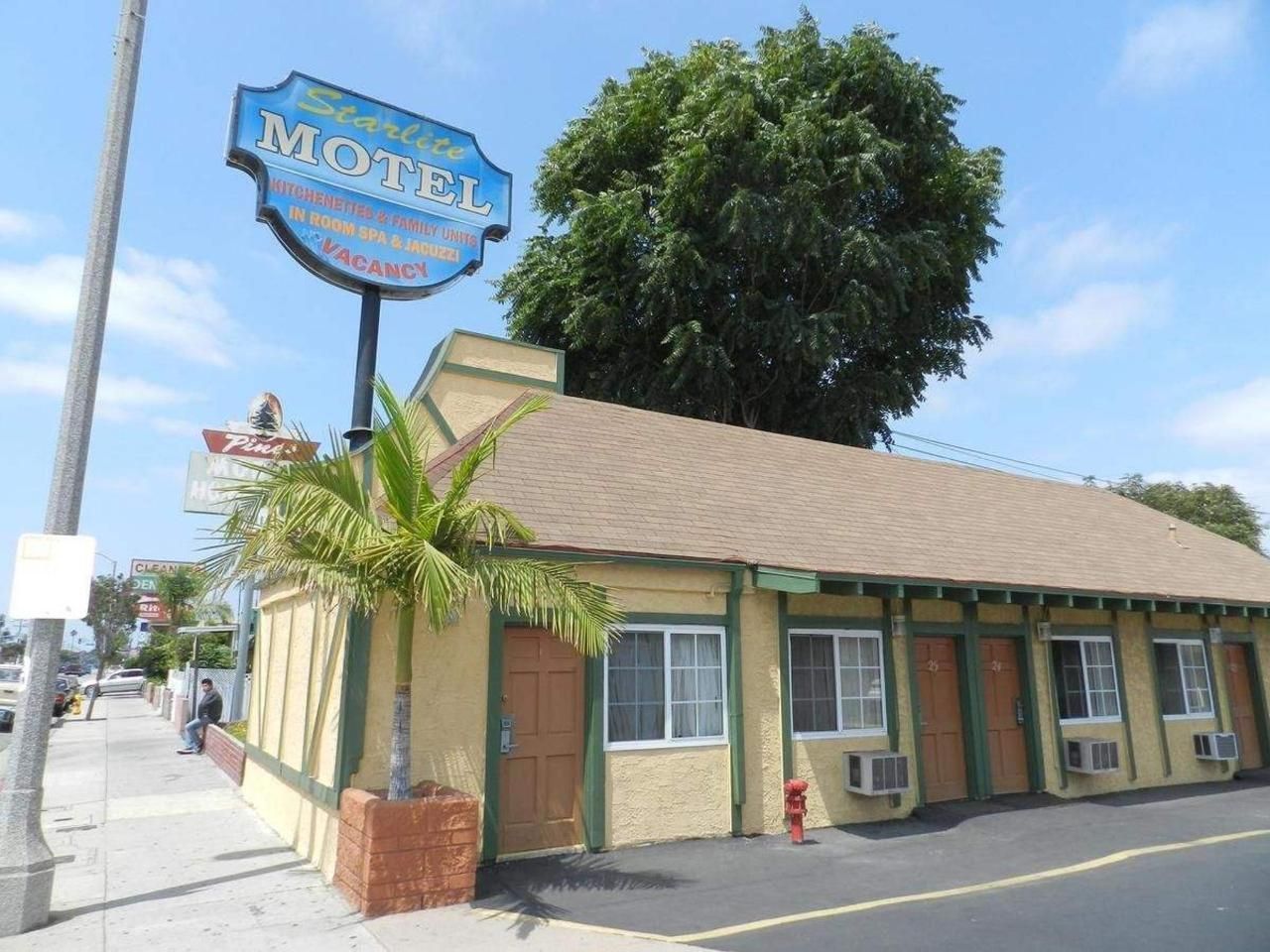 Starlite Motel - Bellflower - Gebouw