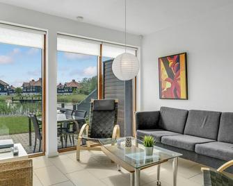 2 Bedroom Gorgeous Apartment In Bogense - Bogense - Living room