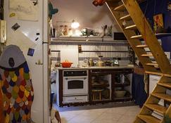 Bellini Apartment - Catania - Kitchen