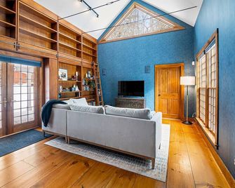 Exquisitely Vermont - Authentic Vermont Farmhouse - Stowe - Sala de estar