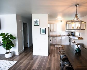 West Shore Four Condo, Sleeps 4, Close To Bridger Bowl And Airport! - Belgrade - Cucina